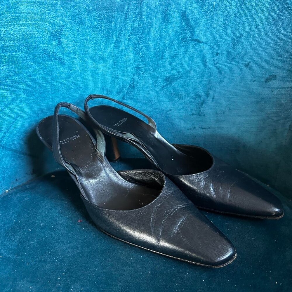 Stunning Black Vera Wang Pump